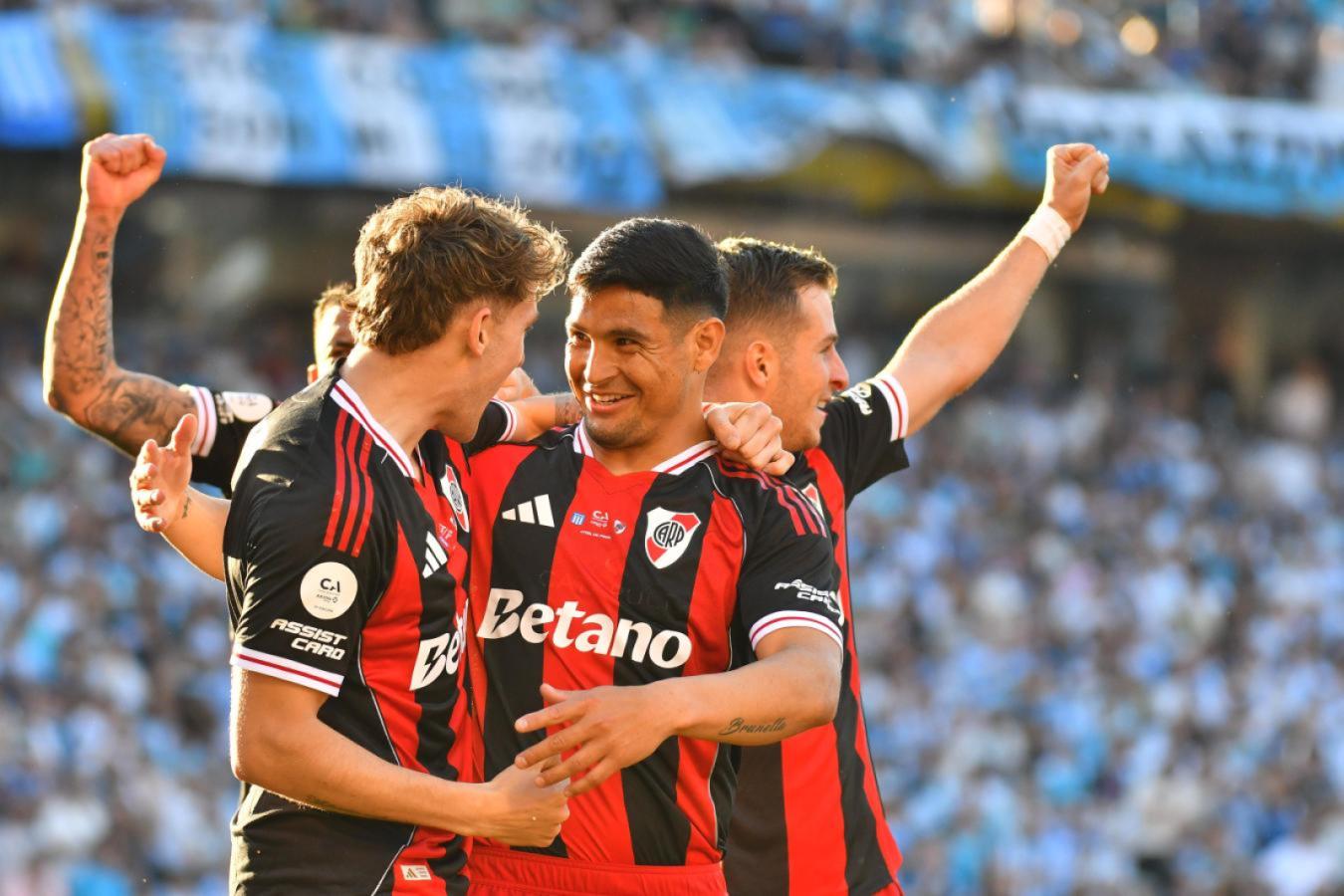 Imagen Salas se fue de Racing a River y lo eliminó de la Copa Argentina.