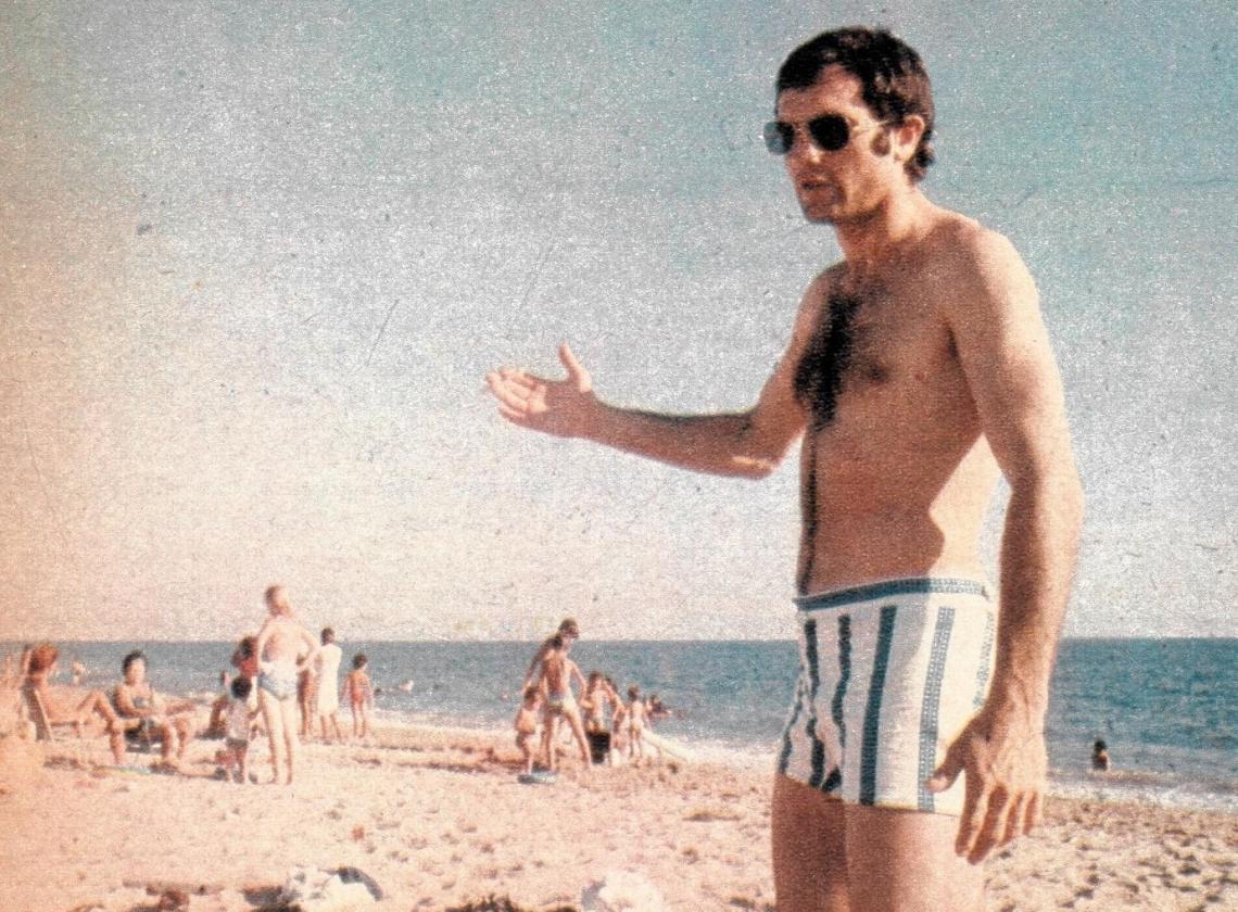 Imagen Costa del Atlántico, en la playa de Punta Umbria, Huelva... "En este momento ya ni me cruza por la cabeza la idea de largar. Un año más es mi plazo. Hasta fin del '76, como para ponerle una fecha..."