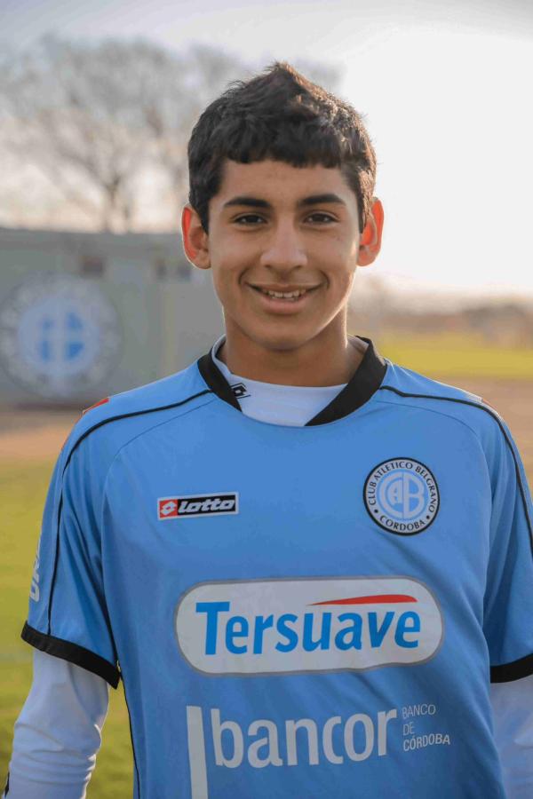 Imagen Cuti Romero hizo las inferiores y debutó en la Primera de Belgrano.