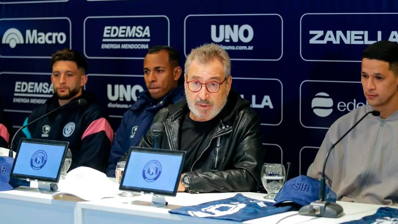 Imagen Daniel Vila confirmó que venderán a Villa y no descartó a River como destino.