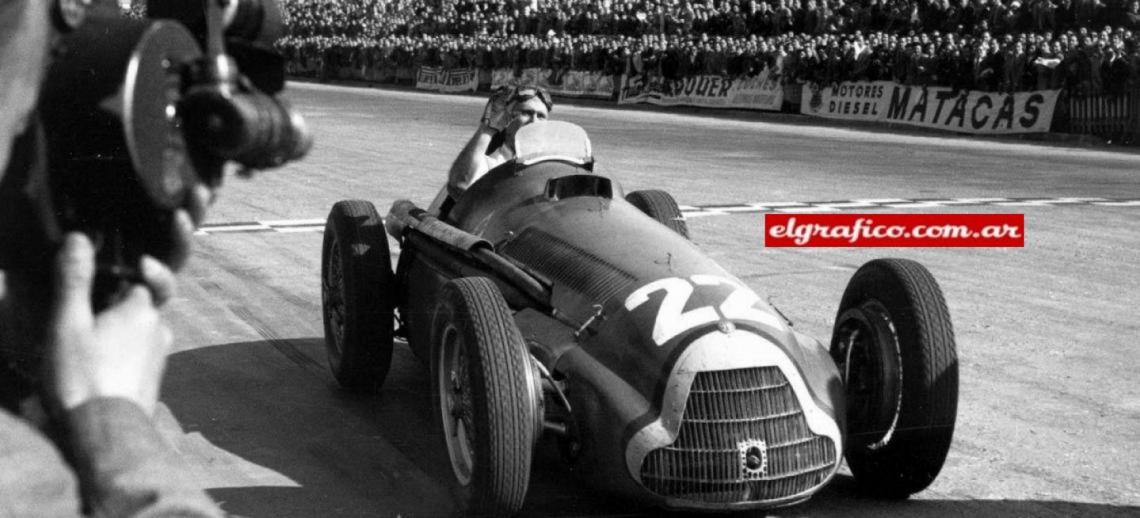 Imagen Fangio corriendo el Gran Premio de España, en Barcelona. 1951.