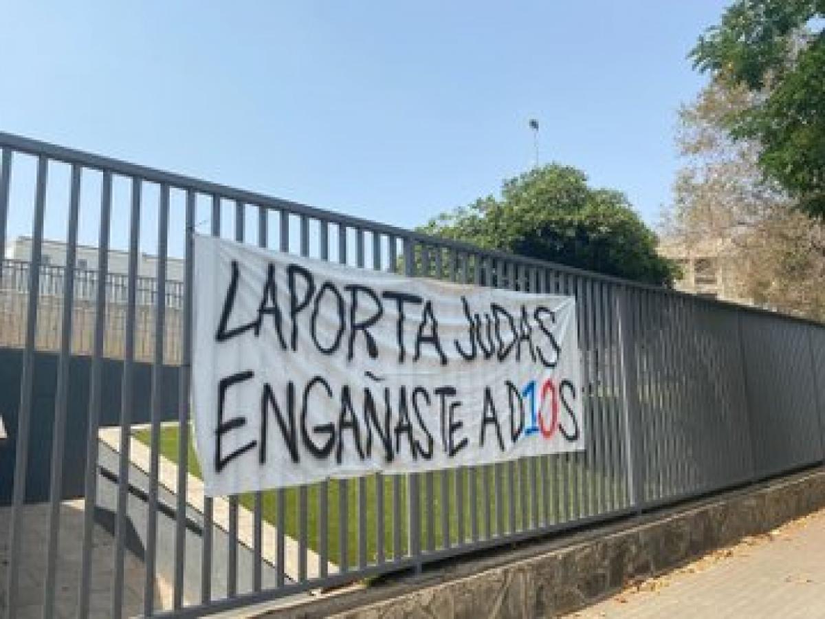 Imagen Laporta, en la mira por la partida de Messi