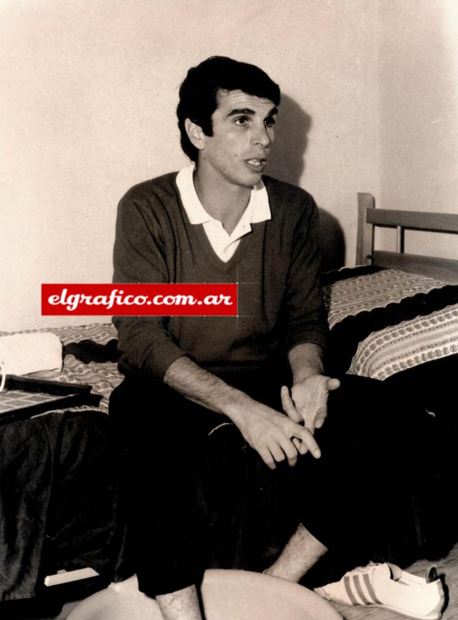 Imagen Formó una dupla central junto a Ramón Aguirre Suárez que quedó en la historia de Estudiantes.
