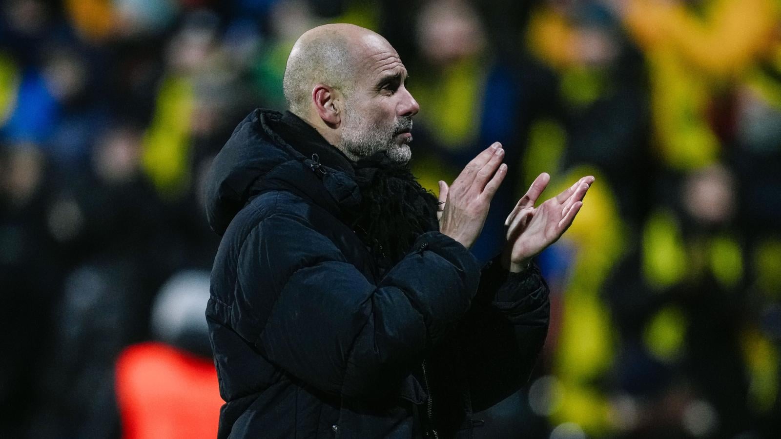 Imagen Guardiola aplaude a los 374 aficionados del City que viajaron hasta Noruega.