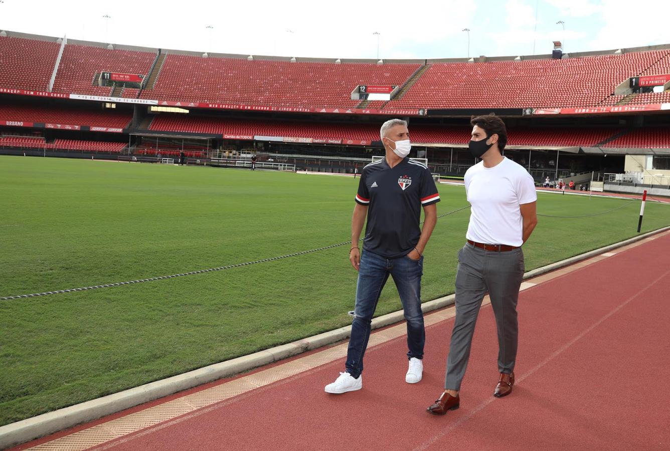 Imagen Crespo recorrió el imponente Morumbí junto a una gloria del São Paulo, Kaká.