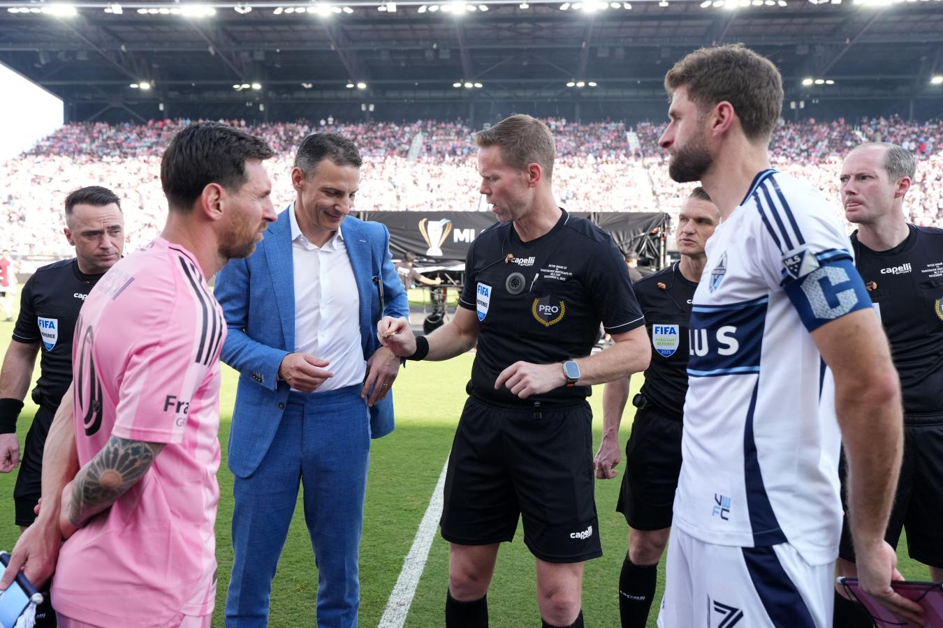 Imagen Lionel Messi y Thomas Müller, previo a la final de la MLS (AFP).