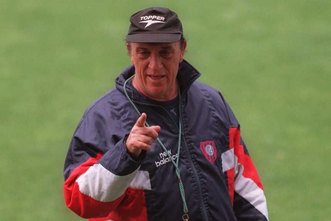 Imagen Coco Basile, el entrenador de San Lorenzo en 1998.