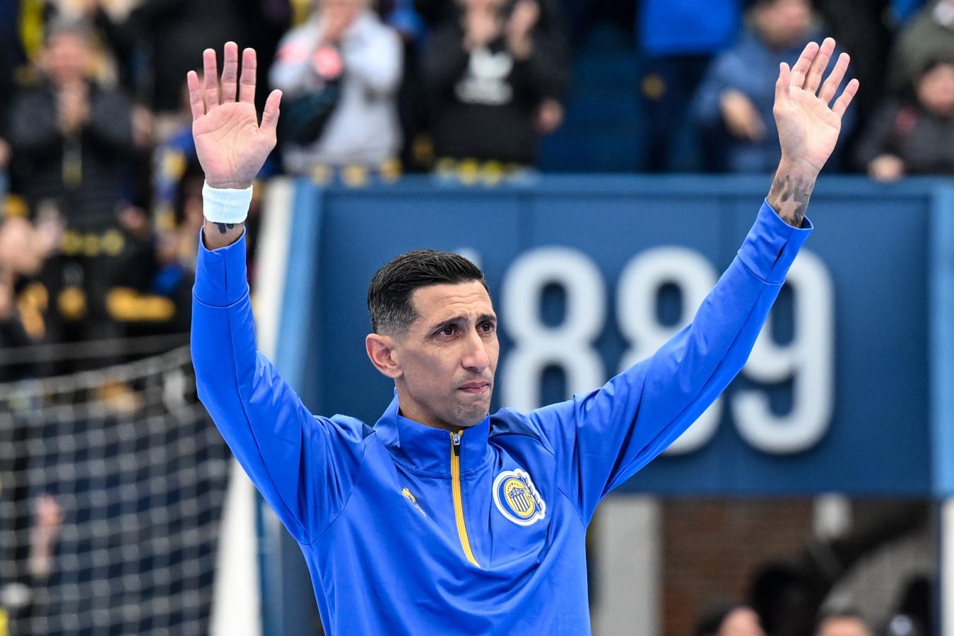 Imagen de Con la vuelta de los hinchas visitantes, Di María dará su segunda función en el fútbol argentino