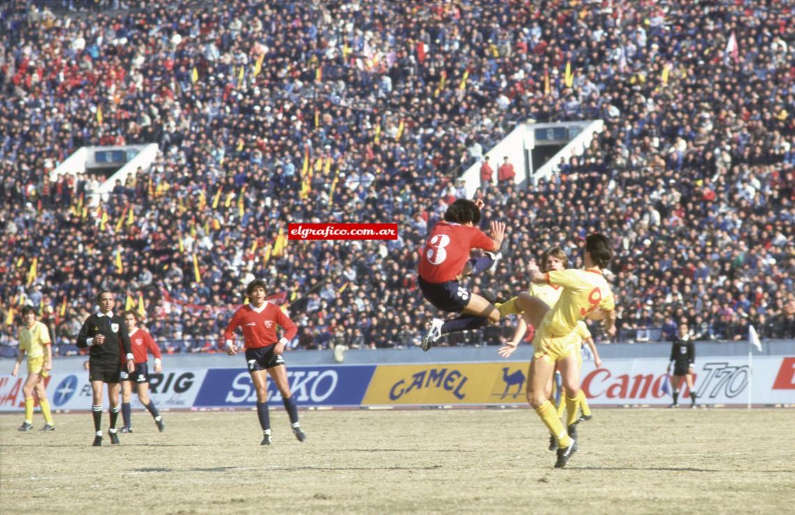 Imagen Final de la Copa Intercontinental entre Independiente y Liverpool, el Rojo se coronaría.