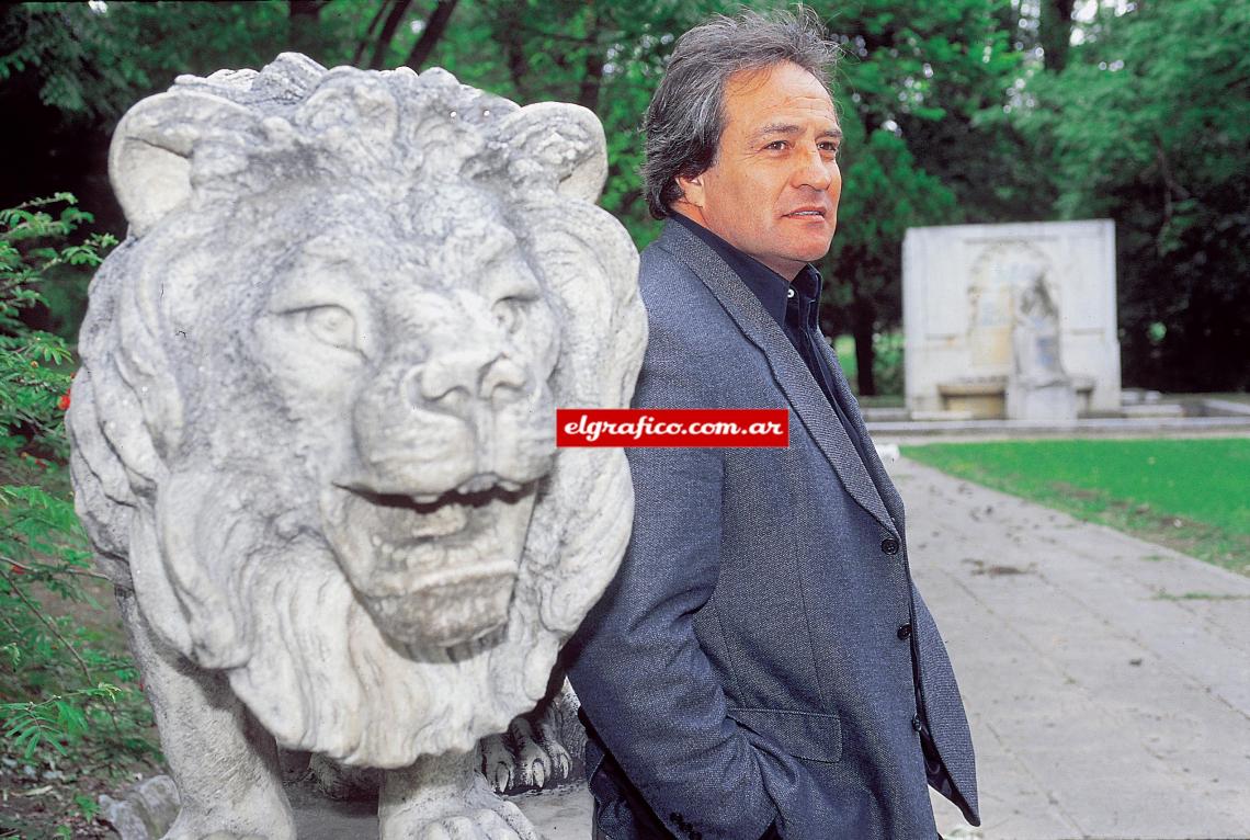 Juan Carlos Heredia, la imagen urbana de hoy, el león como símbolo. En Barcelona tenía uno en su casa, entre decenas de animales.