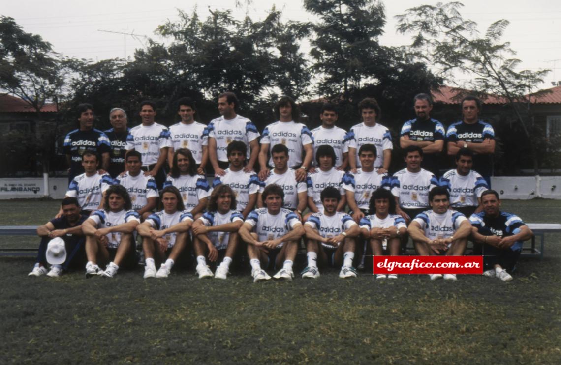 Imagen El plantel argentino que disputó la Copa América de Ecuador en 1993.