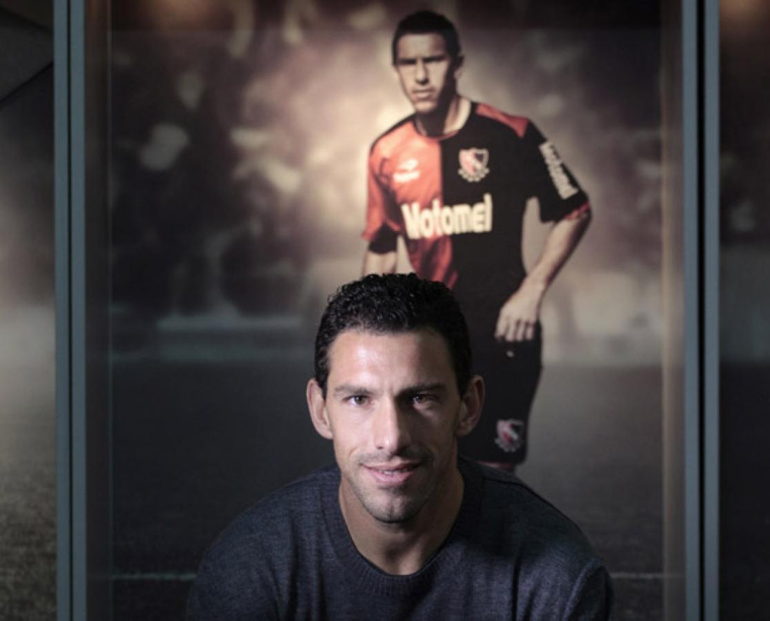 LA FIERA en el vestuario de Newell´s. Volvió tras diez años de experiencia en Europa, forzando su salida del Liverpool para salvar a NOB del descenso.