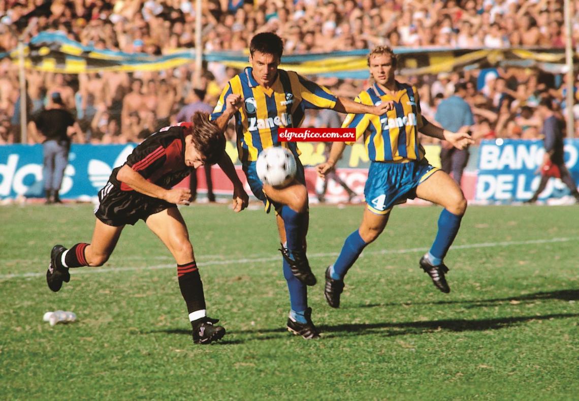 Imagen El Pájaro mete la cabeza y la reserva vence a la Primera Canalla.
