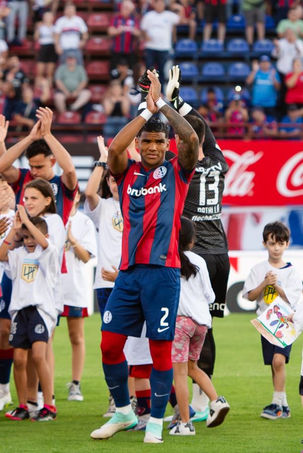 Imagen Rafa Pérez se fue bien con los hinchas de San Lorenzo pero enojado con los dirigentes. Foto: Prensa CASLA