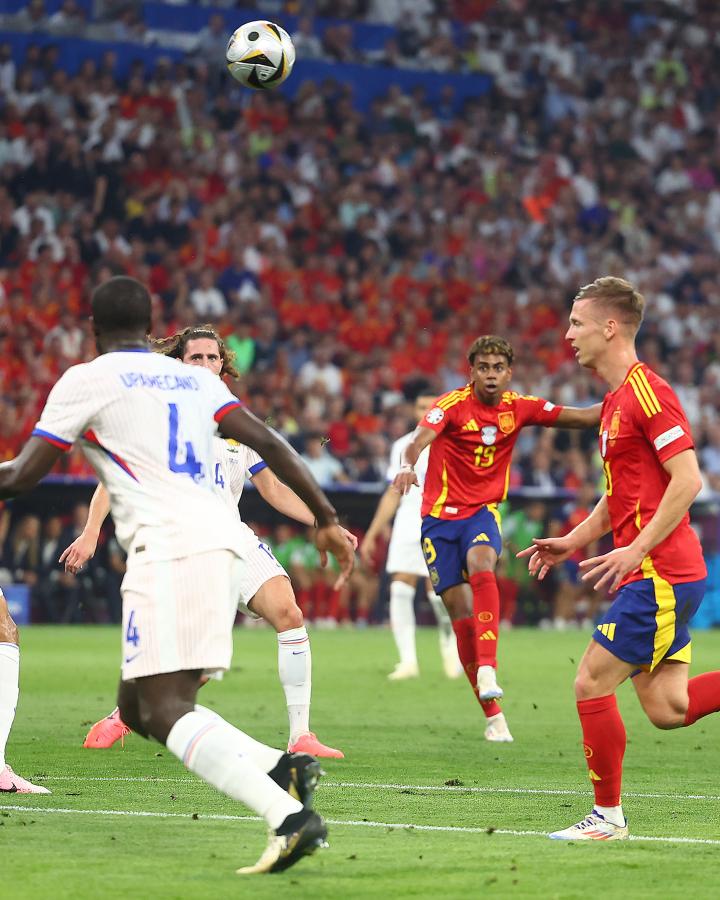 Imagen El zurdazo inolvidable de Lamine Yamal que puso a España en partido ante Francia.