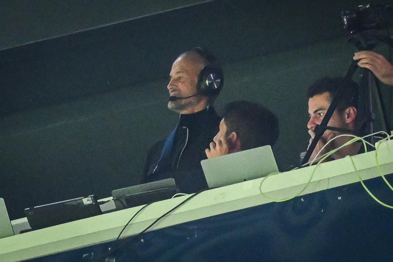 Imagen El DT de PSG repitió la experiencia de dirigir desde lo alto ante Atalanta (AFP).