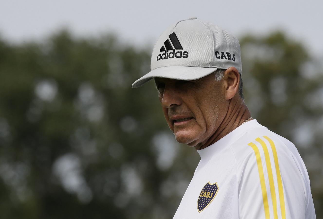 Imagen Russo, obligado a rearmar el mediocampo contra Santos