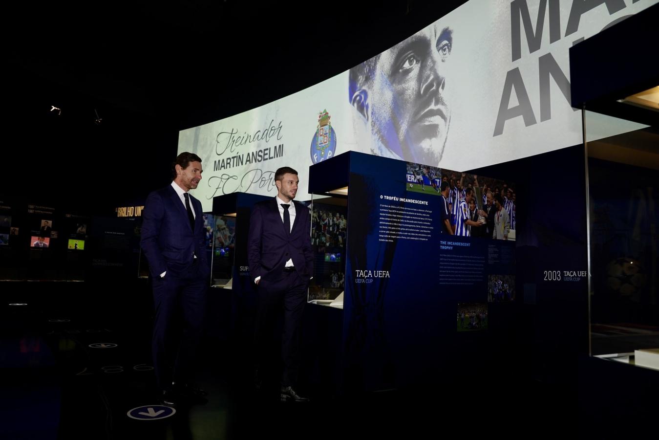 Imagen Martín Anselmi tuvo este lunes su presentación oficial en Porto.