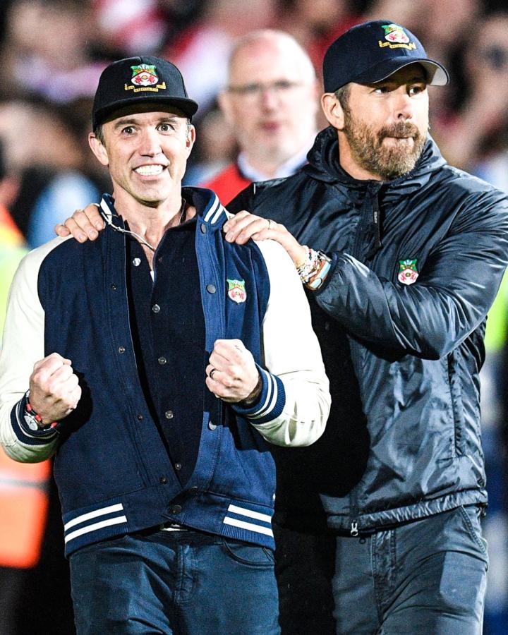 Imagen Rob McElhenney y Ryan Reynolds (Deadpool) le cambiaron la vida a un Wrexham que no tiene techo.