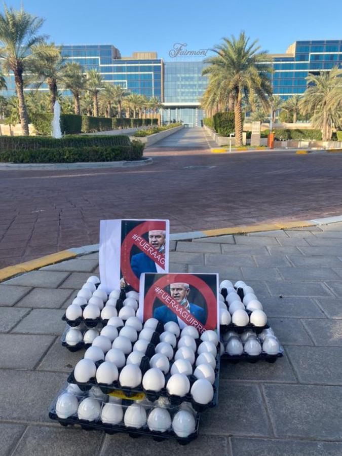 Imagen Los hinchas de Monterrey en Abu Dhabi, en contra de Javier Aguirre