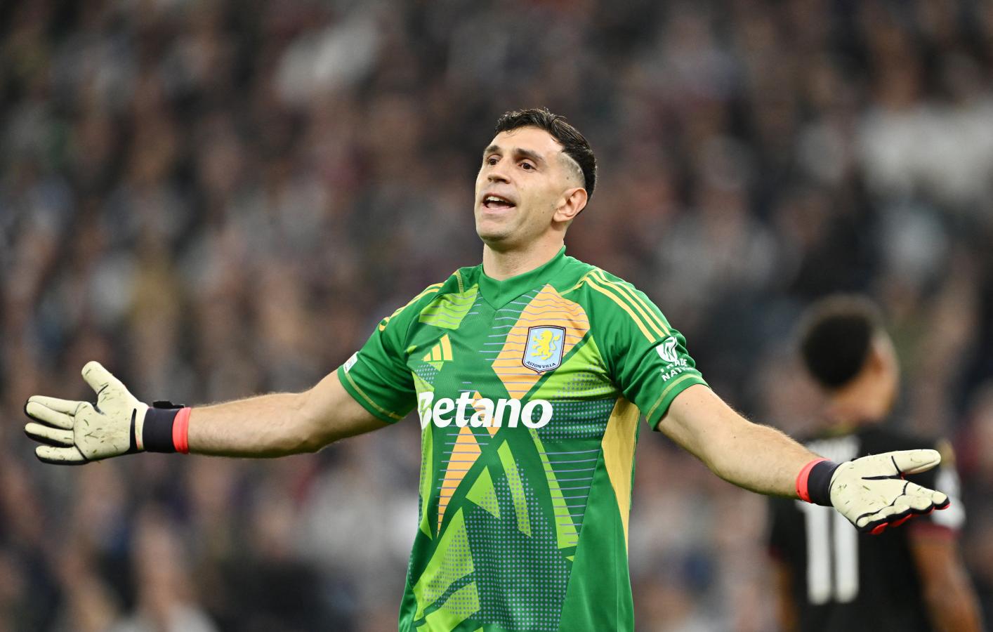 Imagen Dibu Martínez recibió 10 goles en los últimos 5 partidos.
