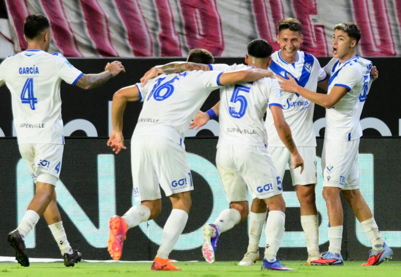 El duelo de invictos fue para Vélez: triunfo ante Estudiantes y punta ...