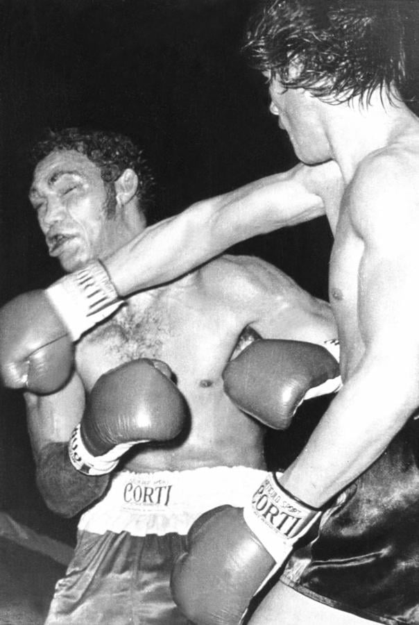 Imagen 1974. Tony Mundine recibe soberbio zopapo del gran Carlos Monzón en el Luna Park.Monzón 