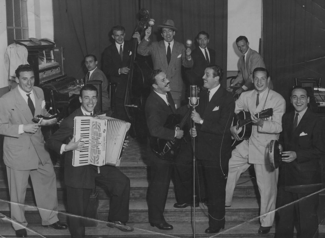"¡Qué tiempos aquellos! La Máquina reemplazó a la orquesta y Ramos de cantor." 