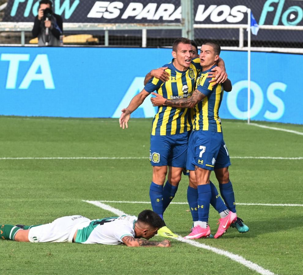 Imagen Marco Ruben festeja con furia el tanto del empate. El delantero fue clave en la remontada de Central. Foto: Sebastián&nbsp;Granata (Telam)