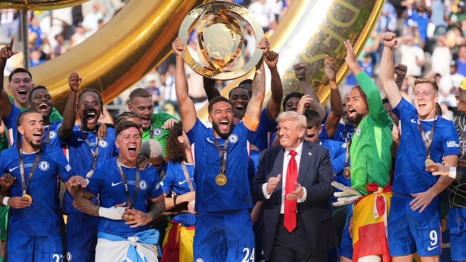 Imagen Trump, durante la entrega del trofeo a Chelsea tras la final del Mundial de Clubes.