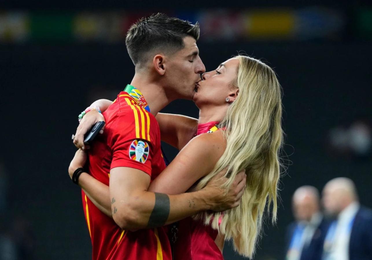 Imagen Álvaro Morata y Alice Campello, felices tras la obtención de la Euro 2024. Era otra época.