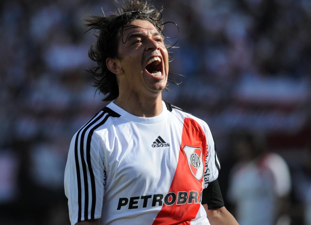 Imagen Gallardo celebra su gol en el empate del Clausura 2009 (FOTOBAIRES)