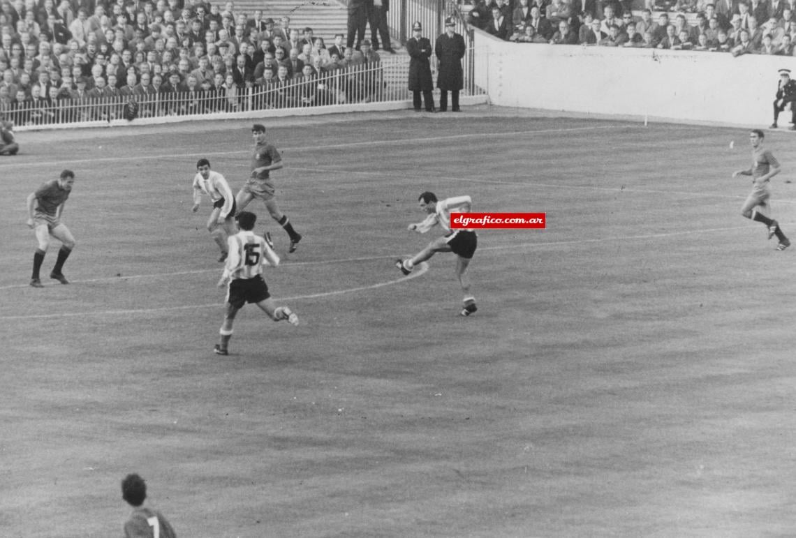 Onega en el Mundial de Inglaterra en 1966.