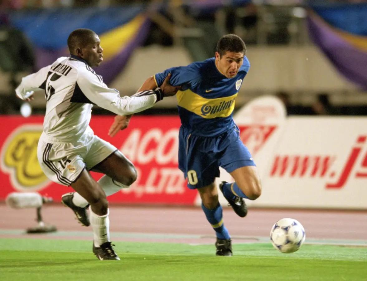 Imagen La obra cumbre de Riquelme. Su partidazo ante Real Madrid por la Intercontinental 2000.