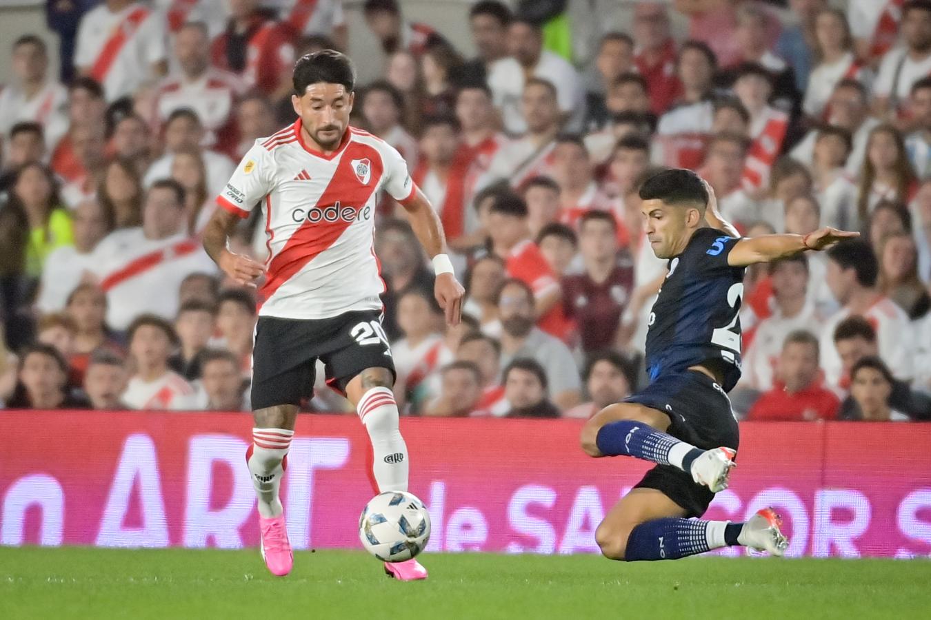 Imagen Milton Casco jugó 90 minutos ante Independiente Rivadavia. Es una alternativa para el miércoles. Foto: River