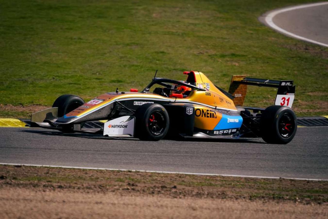 Imagen Renzo Barbuy a bordo del Dallara 326 del TC Racing Team en la Eurocup 3.