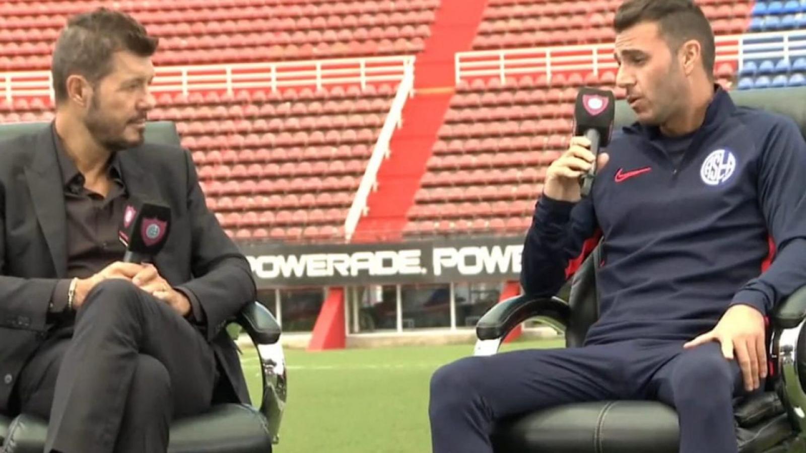 Imagen Tinelli y Soso en la presentación del entrenador, no pudo hacer pie en San Lorenzo. 