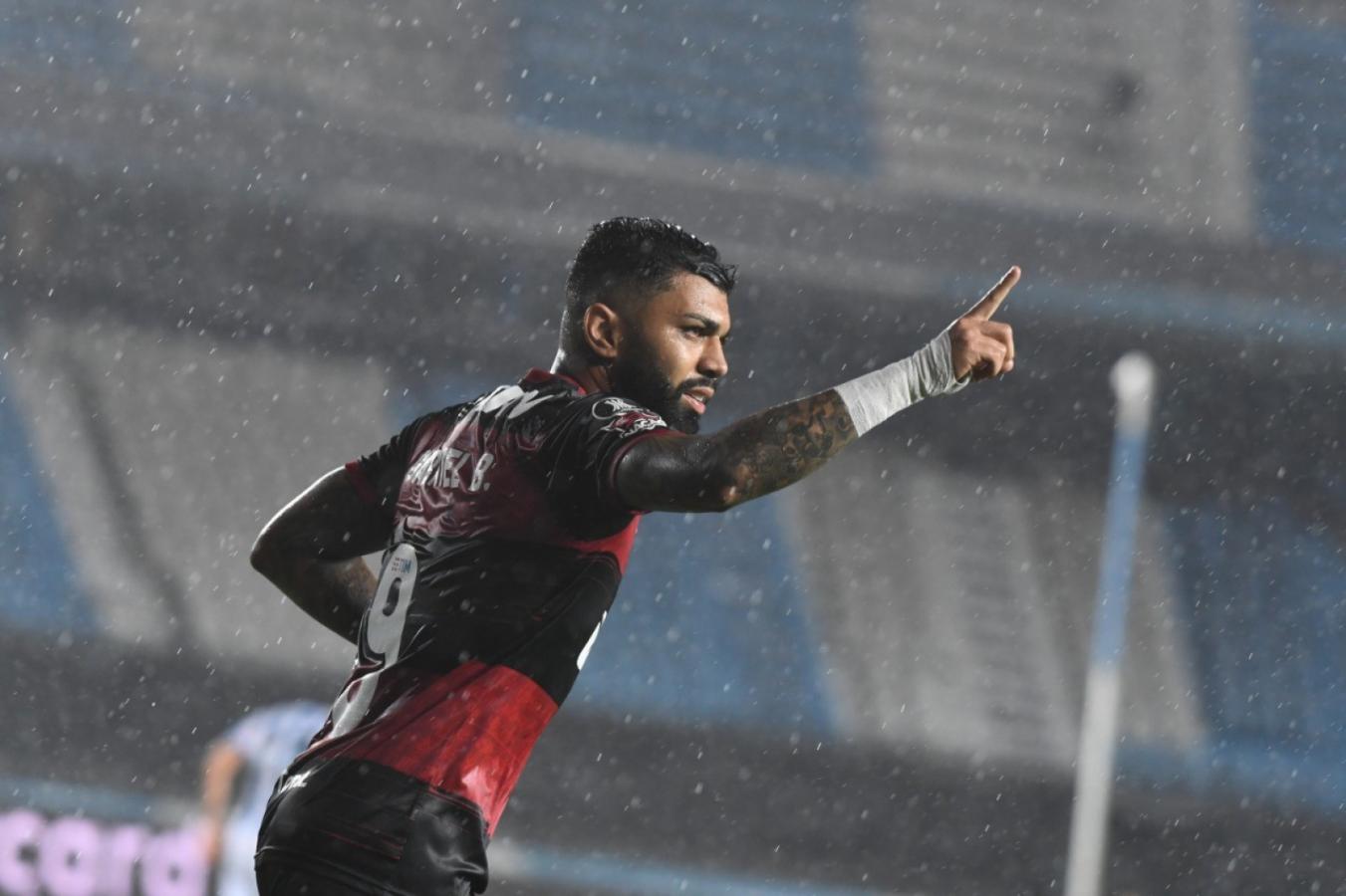Imagen Gabigol convirtió el gol de Flamengo a los 15 minutos del primer tiempo