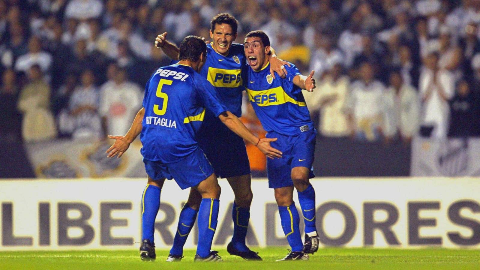 Imagen En 2003, Boca venció 3-1 al Santos en el Morumbi y se consagró campeón de América