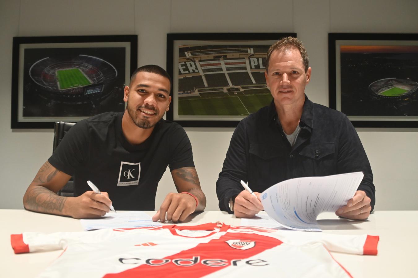 Imagen David Martínez renovó su contrato con River hasta 2026 pero podría salir a préstamo en breve.