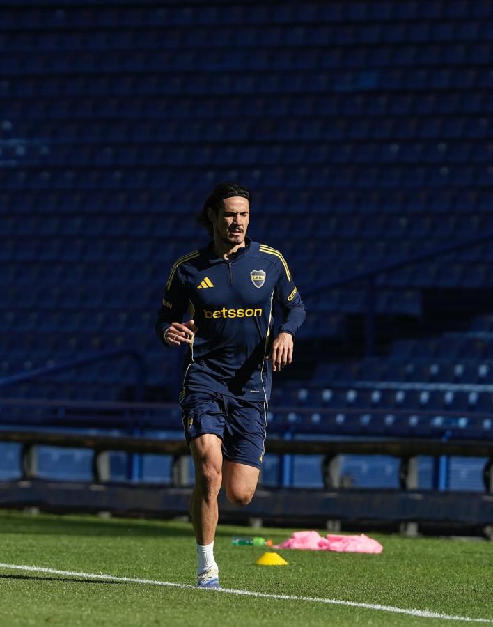 Imagen Cavani se entrenó diferenciado y no estará entre los convocados para ir a Florencio Varela.