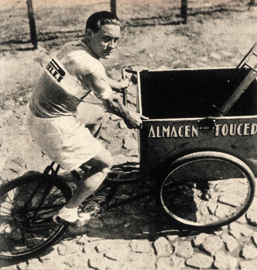 1937. 100 Triciclos a fondo El Gr fico