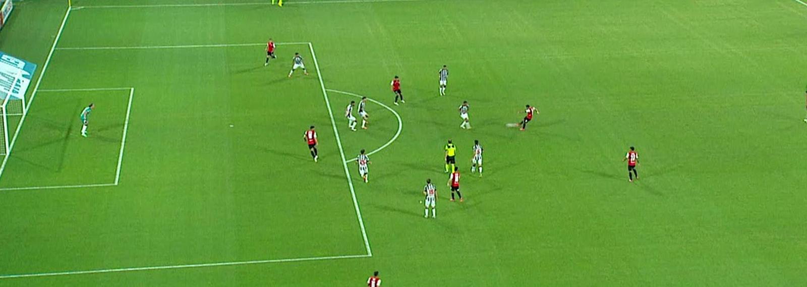 Imagen La posición de Silvio Romero en el gol anulado contra Central Córdoba