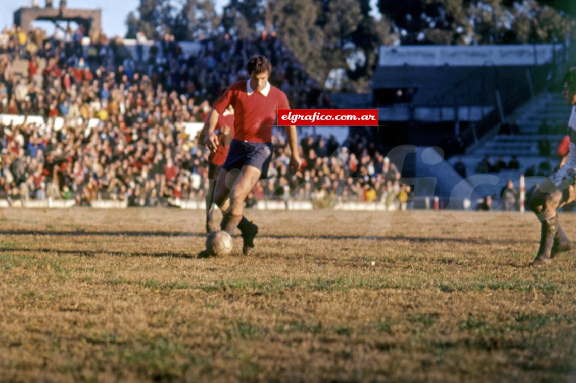 Imagen Raúl Bernao jugó en Independiente desde 1961 hasta 1971.