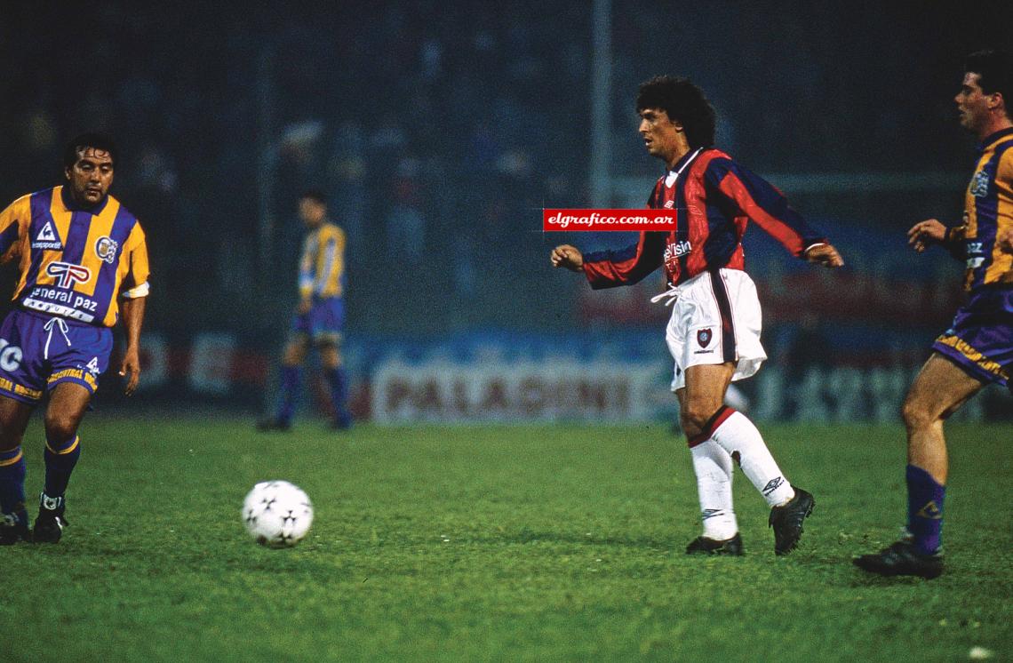 Imagen Pipo Gorosito en su tercer ciclo en San Lorenzo, el cual inició en 1996.