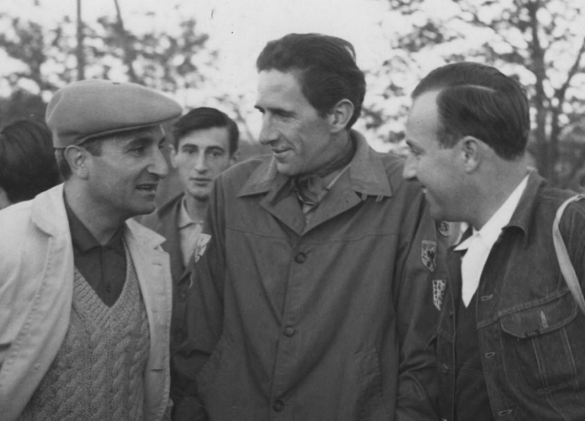 Imagen Cabalén junto a los pilotos Gastón Perkins y Heriberto Bohnen, en el GP de Standard de 1962.