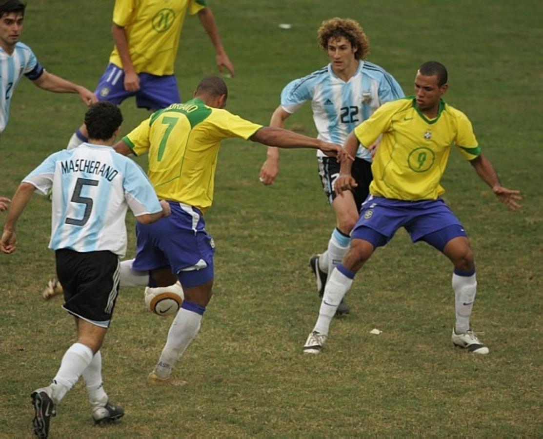 Imagen El zapatazo de Adriano en el último minuto amargó a Argentina