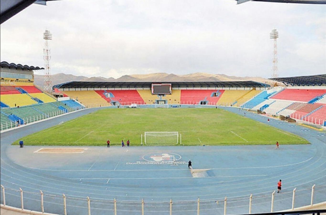 Imagen El estadio Víctor Agustín Ugarte, de Potosí, donde Boca jugará a más de 4.000 metros de altura.