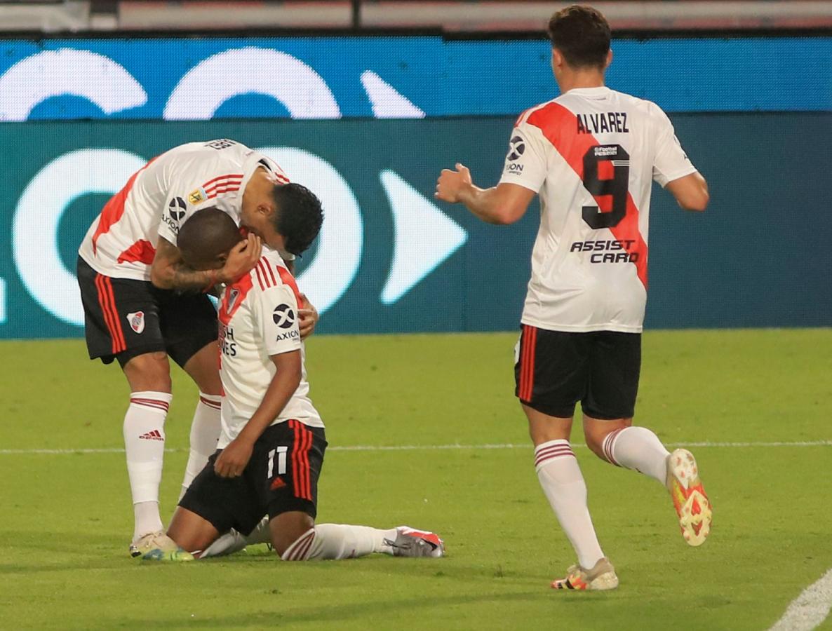 De la Cruz, figura y autor del primer tanto de River. Foto: Marcelo Capece (pool ARGRA)