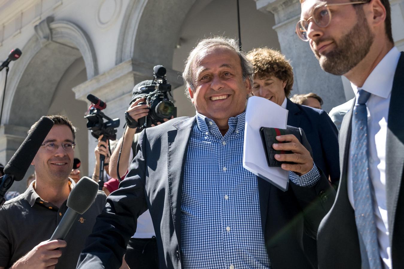 Imagen Platini y su felicidad tras ser declarado inocente.